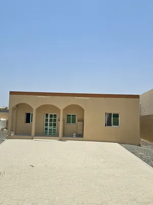 أرض-سكنية-مساحتها-15000-قدم-مربع-على-شارعين-عليها-عدد-بيتين-كل-بيت-له-عداد-كهرباء-منفصل-عن-الآخر