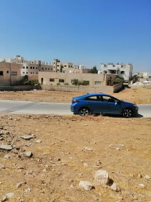 أرض استثمارية مميزة للبيع في منطقة البيضا - إطلالة وخدمات متكاملة