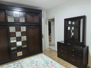 عبدون ـ شقه فارغه أو مفروشه للايجار موقع مميز جدا