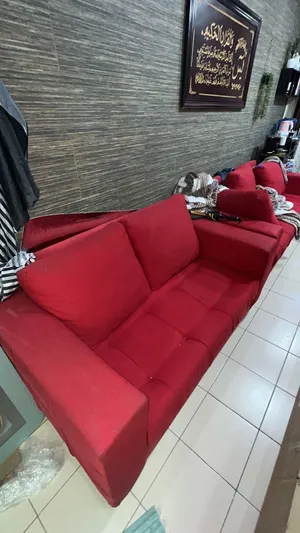 كنبايات ثلاثية وثنائية بحالة ممتازة للبيع