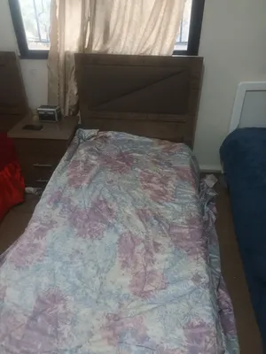 تخت عدد ثلاث