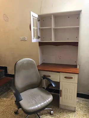 مكتب للدراسه مع كرسي مكتبي متحرك