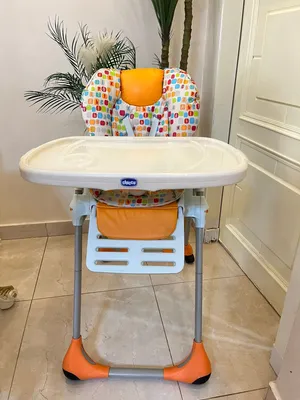 كرسي طعام chicco بحالة الوكالة