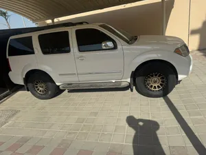 Used Nissan Pathfinder in Fujairah