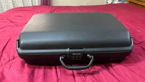 هذه الحقيبة هي من سلسلة Samsonite Oyster الموديلات الكلاسيكية