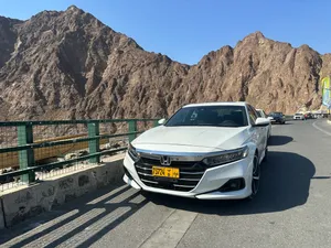 White 2022 ACCORD 2.0T SPORT 250 HP 10 speed automatic Turbo charged Excellent condition 2 keys