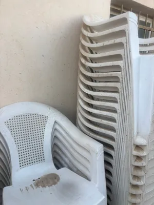 كراسي بلاستيك