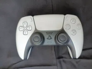 ps5 controller used as new ذراع بلايستيشن 5 مستعملة شبه جديدة أصلية