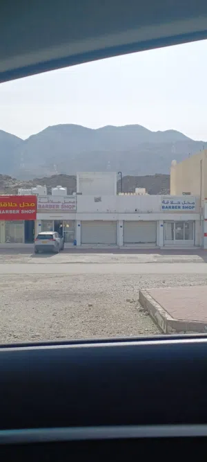 محلات للإيجار في العامرات الحاجر مقابل محطة شل Apartments for rent in Al Amerat Al Hajer o