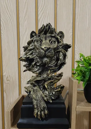 Decorative Lion Head Statue brand new condition