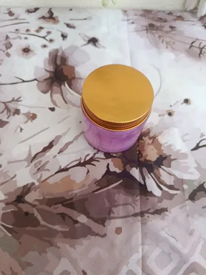 شمعة بنفسجيه رخاميه من ماركة fullful متوسطه الحجم معطرة برأىحة الحمضيات