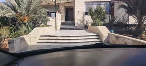 بيت طابق ارضي خط تحاري
