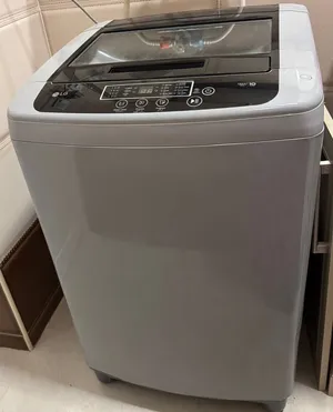 غسالة ملابس LG نظيفة