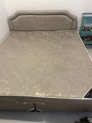 سرير مزدوج للبيع