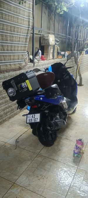 كاش او بدل  للبيع او البدل على سيارة  سكوتر تارو دراجه تارو دراجه 300cc  تارو ايطالي