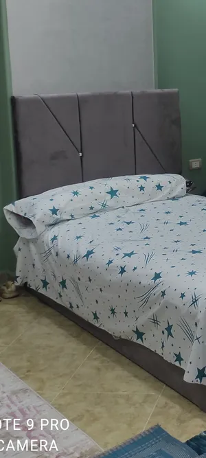2سرير اطفال إستعمال شهور قليلة