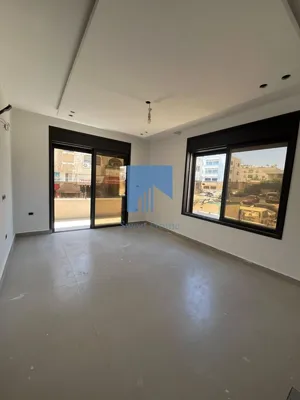 شقة فاخرة للبيع في أم السماق الجنوبي - خلف جمعية خليل الرحمن طابق اول 75م تشطيب سوبر ديلوكس لم تسكن