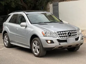 مرسديسML350موديل20104MATICفل أوبشن رقم1بصمة فتحة سقف كراسي جلد طاوات كروم وارد أمريكي مكرررتن
