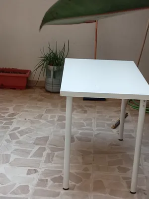طاوله إيكيا للبيع مكتب