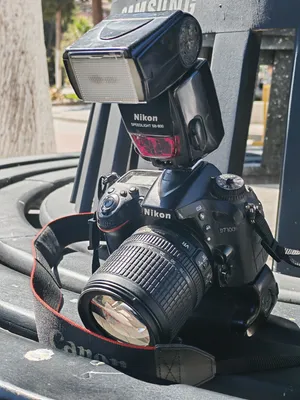 كاميرا Nikon 7100 D و فلاش nikon sp 800 و عدسه nikon 18/105 لكاميره غنيه عن التعريف للبيع المستع