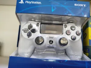 تفضل وصف طويل ليد *PlayStation 4 DualShock 4* --- *وصف يد بلايستيشن 4 - DualShock 4