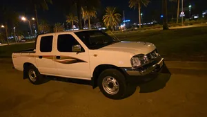 Nissan pickup 2012