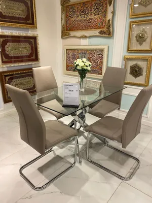 Dining table for sale