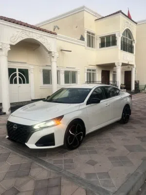 Used Nissan Altima in Abu Dhabi