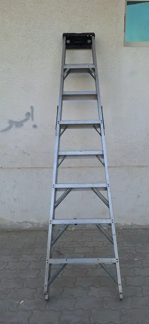 سلم المنيوم بحالة جيده