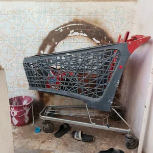 عربة تسوق كبيرة للبيع