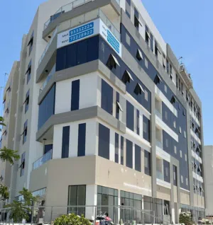 مكاتب للايجار العذيبة شارع 18 نوفمبر يوجد تخفيض office for rent in Azaiba 18 November street