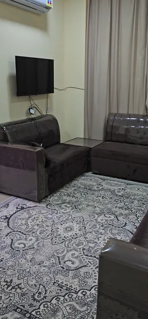 شقه مفروشه بالدهاريز الدور الثاني بدون ليفت للايجار السنوي