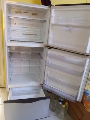 ثلاجة توشيبا العربي نوفرست ثلاث باب حالتها ممتازة كالجديدة بشحن الشركة