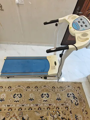 آلة مشي منزلي خفيف الوزن سهلة الاستخدام