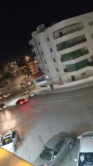 شقه للايجار الزرقاء الجديدة قرب دوار بادي غرفتين وصاله