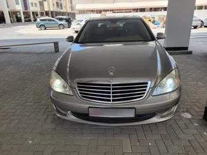 Mercedes Benz S350 model 2009 in Excellent condition for sale