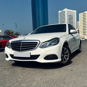 Mercedes E-200 2014 . Same as new  fuel efficient