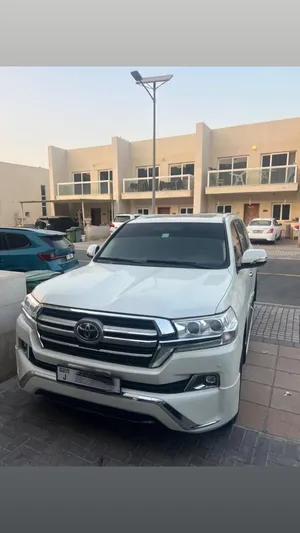 Toyota Land Cruiser vxr v8 2016