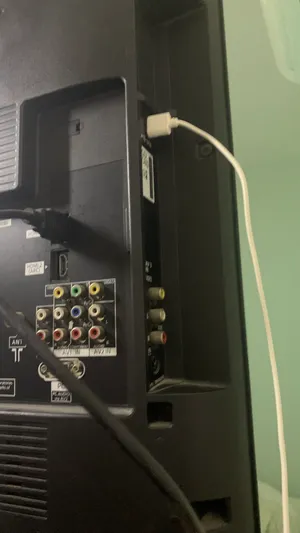 - 32 inch Flat Panel Monitor/TV in Good Working Condition