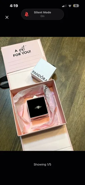 NEW PANDORA RING SIZE 50 OR 5 BRAND NEW NEVER USED