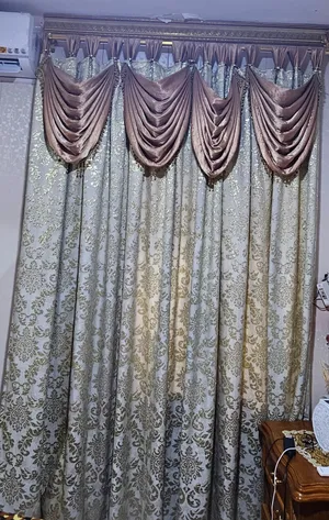 ستائر عدد ثنين بحاله جيده جدا