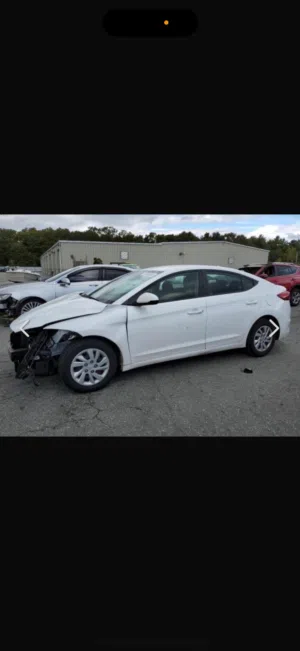 Used Hyundai Elantra in Dhofar