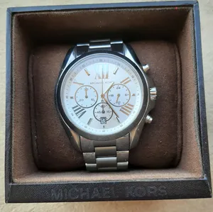 ساعة Michael Kors Bradshaw Chronograph (موديل MK5535) أصلية 100%، باللون الفضي الكلاسيكي الفخم
