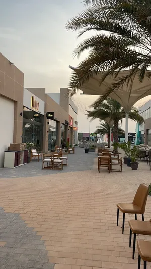 فرصة تجارية مميزة في قلب بركاء