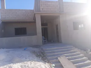 منزل للبيع مساحه 180مترفي جريب السلايطه قرب مسجد الفاروق على شارع ال30