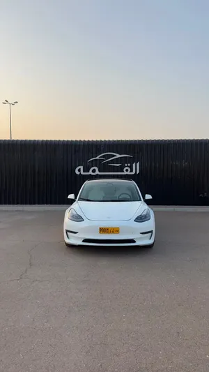تيسلا موديل 3 2021 قمه ف النظافة والحادث بسيط جدا