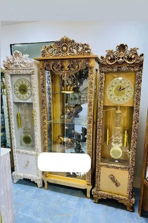 ساعة خشب  السعر 90  ابيض وذهبي   بدون نسب انتو ضيفو نسبتكم   توصيل داخل بغداد  5 اطراف 10  جم
