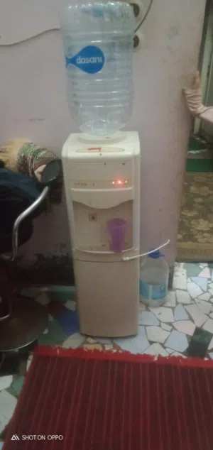 مبردة مياه كولدير 2 حنفيه وارد السعودية ساقع وساخن. وبه بثلاجه ميني بار لحفظ الوجابات والشك