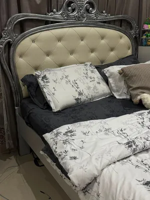 : Luxury Complete Bedroom Set – Excellent Condition