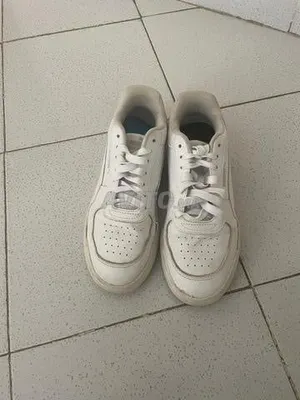 حذاء puma للبيع المقاس 42